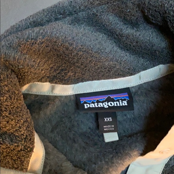 grey barely worn Patagonia sweatshirt - Picture 2 of 2